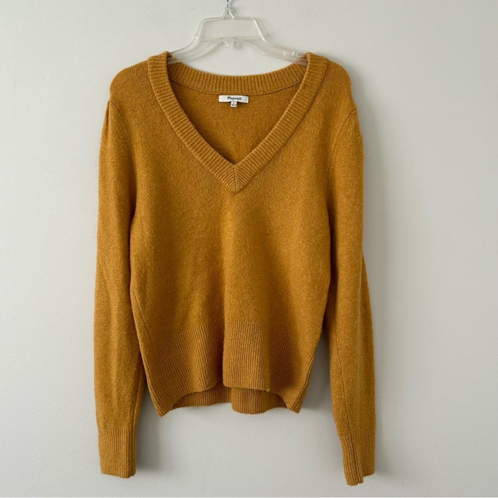 Madewell V-Neck Sweater in Mustard